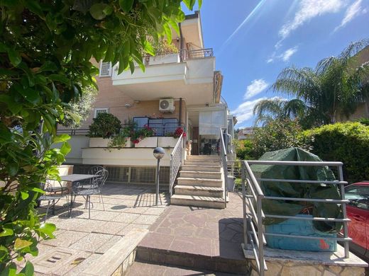 Villa in Rome, Latium