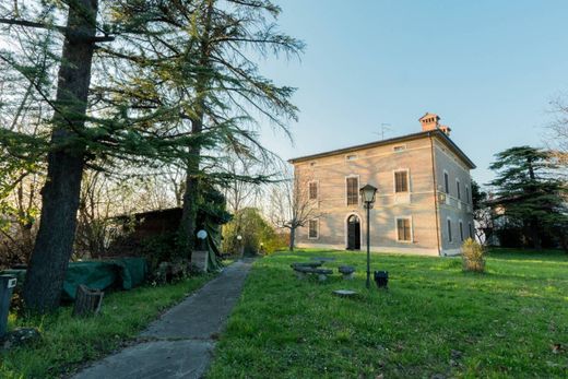 Villa in Monte San Pietro, Bologna