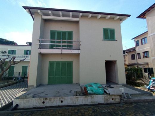 Villa in Pietrasanta, Provincia di Lucca