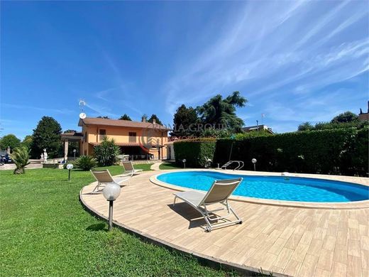 Villa - Fiano Romano, Roma