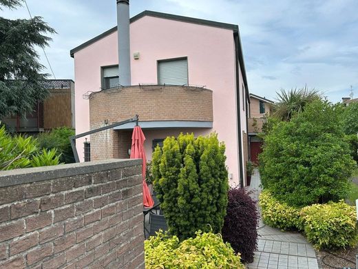 Villa in Ferrara, Provincia di Ferrara
