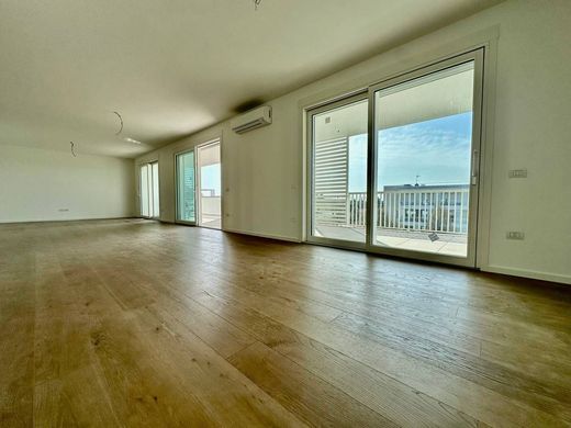 Penthouse in Selvazzano Dentro, Padua