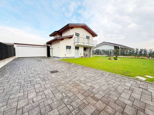 ﻓﻴﻼ ﻓﻲ Turate, Provincia di Como