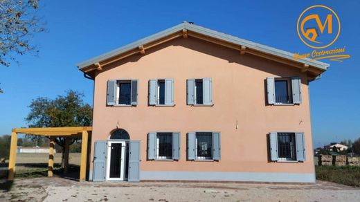 Villa in Cento, Provincia di Ferrara