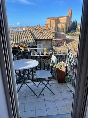 シエーナ, Provincia di Sienaのアパートメント