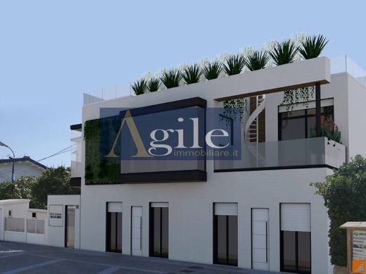 Apartment / Etagenwohnung in Grottammare, Provincia di Ascoli Piceno