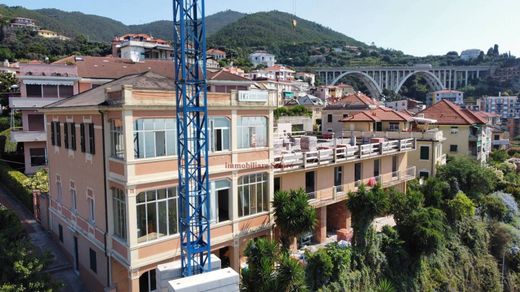 Apartament w Varazze, Provincia di Savona