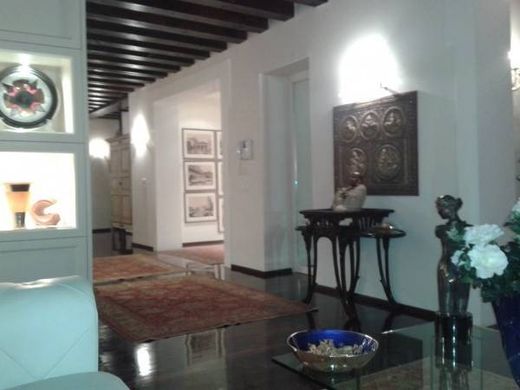 Apartment / Etagenwohnung in Padua, Venetien