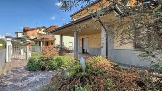Villa in Settimo Milanese, Milan