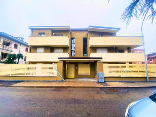 Piso / Apartamento en Pero, Milán