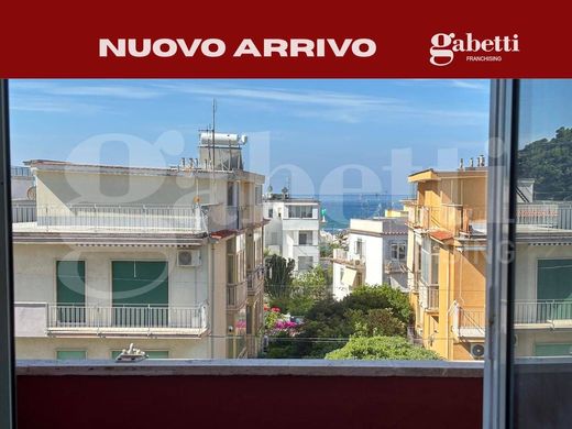 Apartment / Etagenwohnung in Gaeta, Provincia di Latina