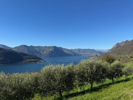 Villa in Sale Marasino, Provincia di Brescia