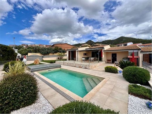 Villa a Badesi, Sassari