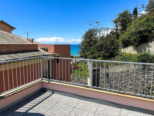 Penthouse Lavagna, Genova ilçesinde