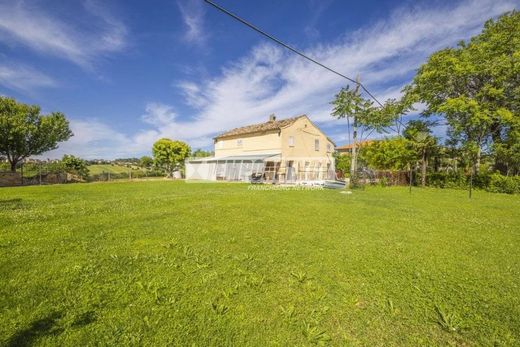 Casa de campo en Corridonia, Provincia di Macerata