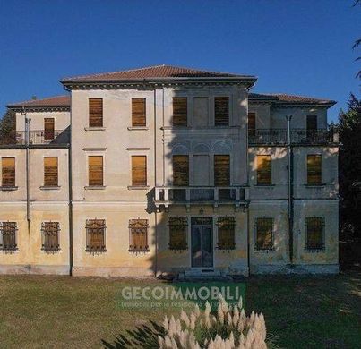 Villa Crocetta del Montello, Treviso ilçesinde