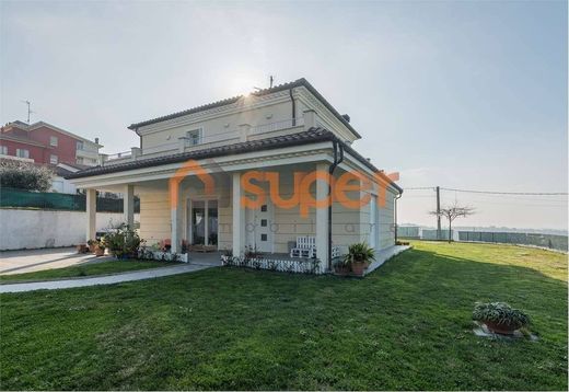 Villa in San Costanzo, Pesaro and Urbino