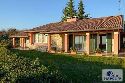 Villa in Verona, Provincia di Verona