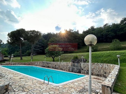 Spinone al Lago, Provincia di Bergamoのヴィラ