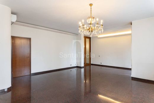 Apartment / Etagenwohnung in San Donato Milanese, Mailand