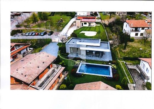 Villa à Nembro, Provincia di Bergamo