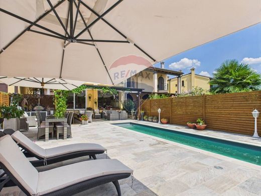 Villa in Rome, Latium