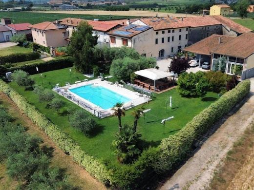 Villa a Sommacampagna, Verona
