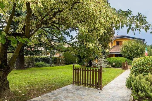 别墅  Bellusco, 蒙萨和布里安萨省