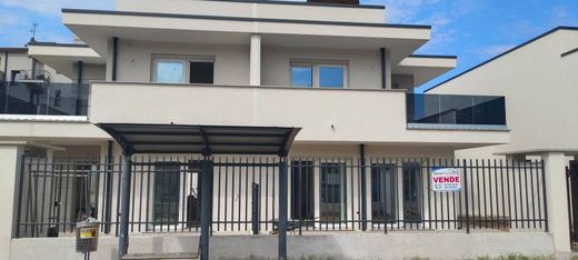 Villa in Bareggio, Milan