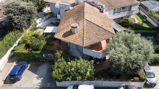 Villa in Pomezia, Rome