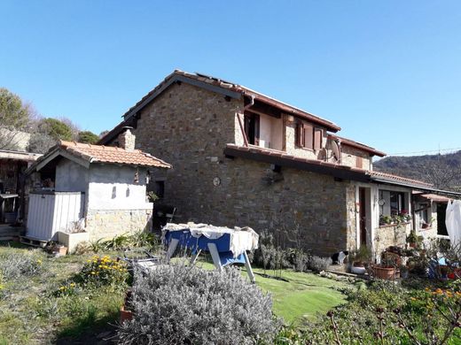 Casale a Dolceacqua, Imperia