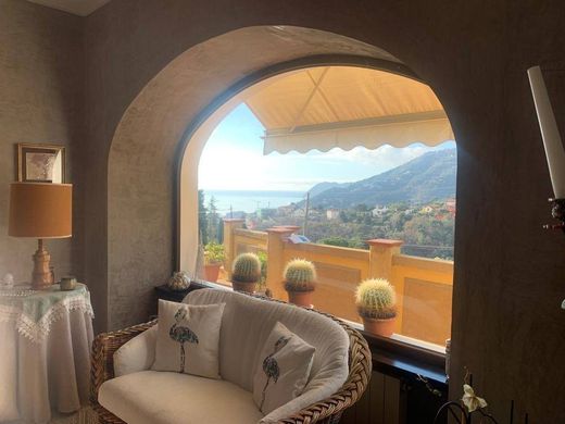 Villa en Alassio, Provincia di Savona