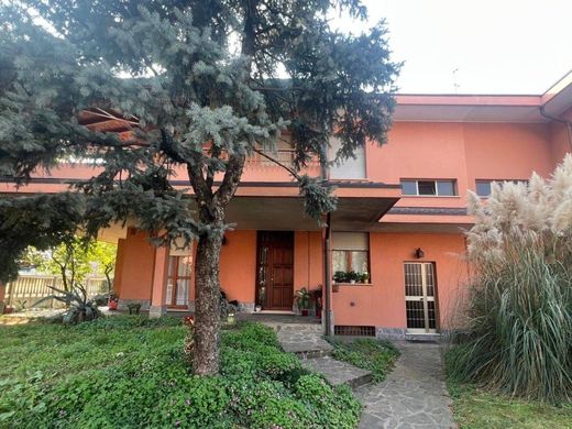 Villa in Muggiò, Provincia di Monza e della Brianza