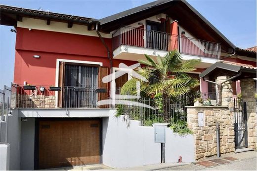 Terraced house in Vinovo, Turin