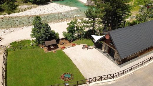 Villa Tarvisio, Udine ilçesinde