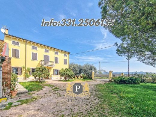 Villa - Colognola ai Colli, Provincia di Verona