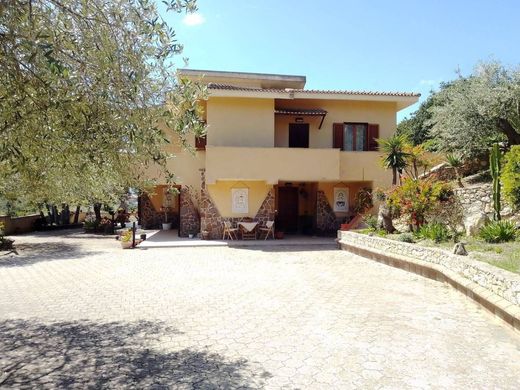 Villa a Sassari, Sardegna