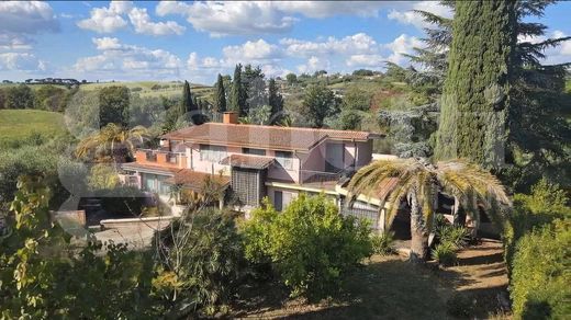 Villa in Rome, Latium