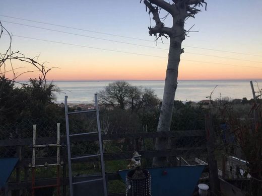 郊区住宅  Silvi, 泰拉莫省