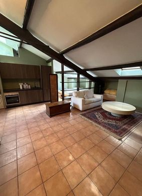 Apartment / Etagenwohnung in Rom, Latium