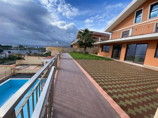 Villa in Messina, Sicilië