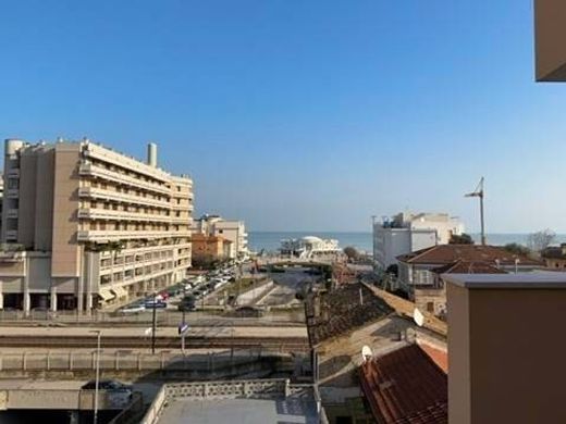 Apartment / Etagenwohnung in Senigallia, Provincia di Ancona