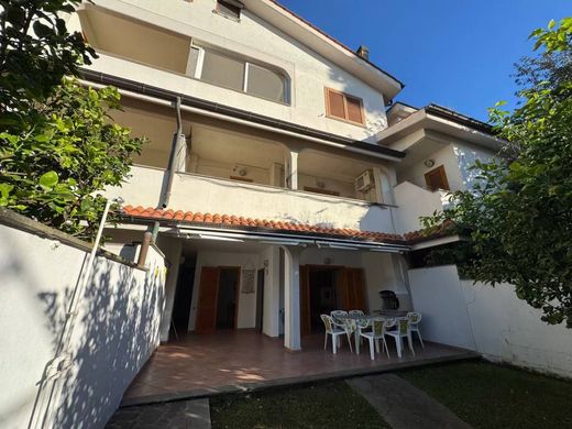 Piso / Apartamento en Santa Marinella, Roma