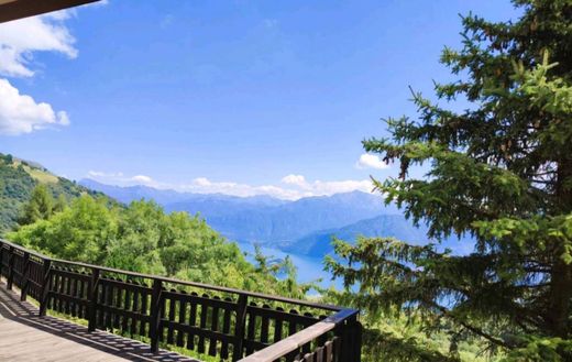 Villa in Pigra, Provincia di Como