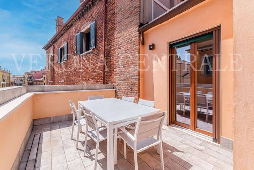 Penthouse in Verona, Provincia di Verona