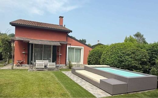 ﻓﻴﻼ ﻓﻲ Bogogno, Provincia di Novara