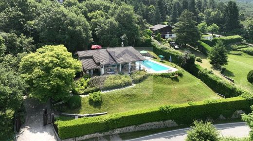 Villa in San Zeno di Montagna, Provincia di Verona