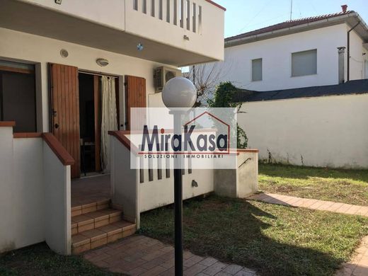 Apartment / Etagenwohnung in Cervia, Provincia di Ravenna