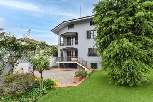 Villa a Carmagnola, Provincia di Torino