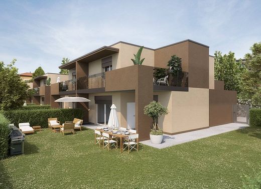 Villa Cabiate, Como ilçesinde